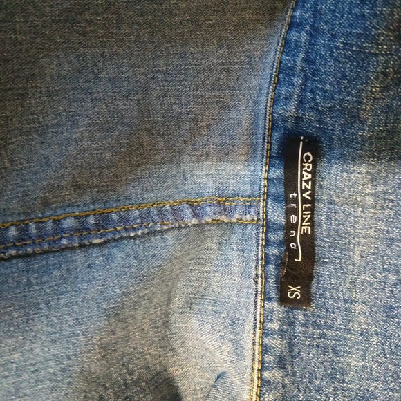 Denim jacket XS fits S and M - Picture 3 of 6